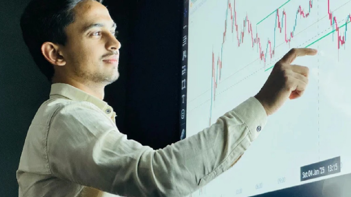 Stock Market Cycles Explained: Understanding the Four Phases of Market Movement