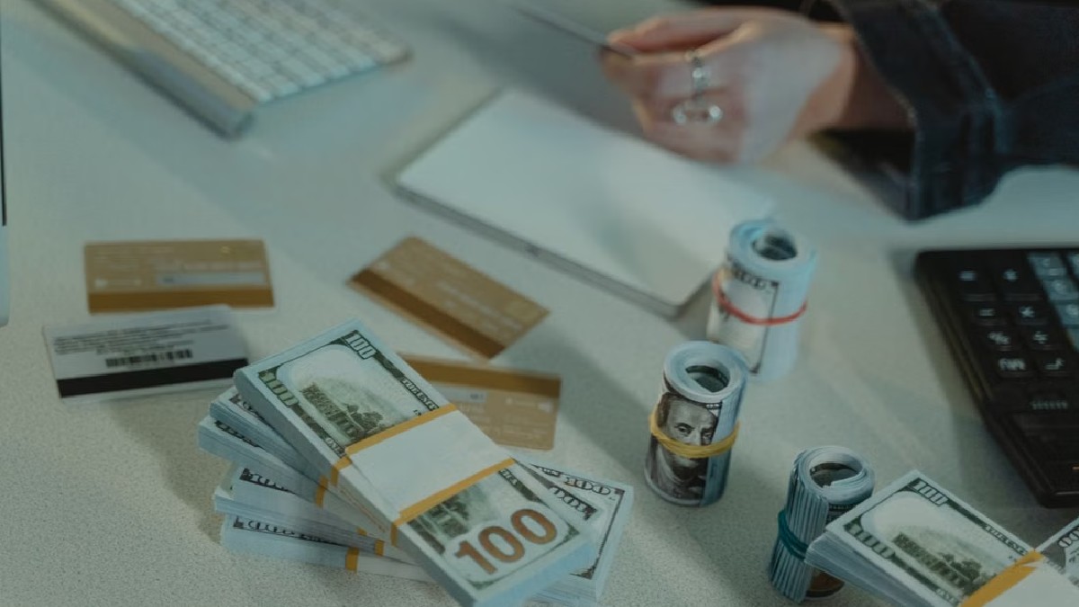 Personal Loan vs Credit Card Loan: Which Borrowing Option Is Right for You?