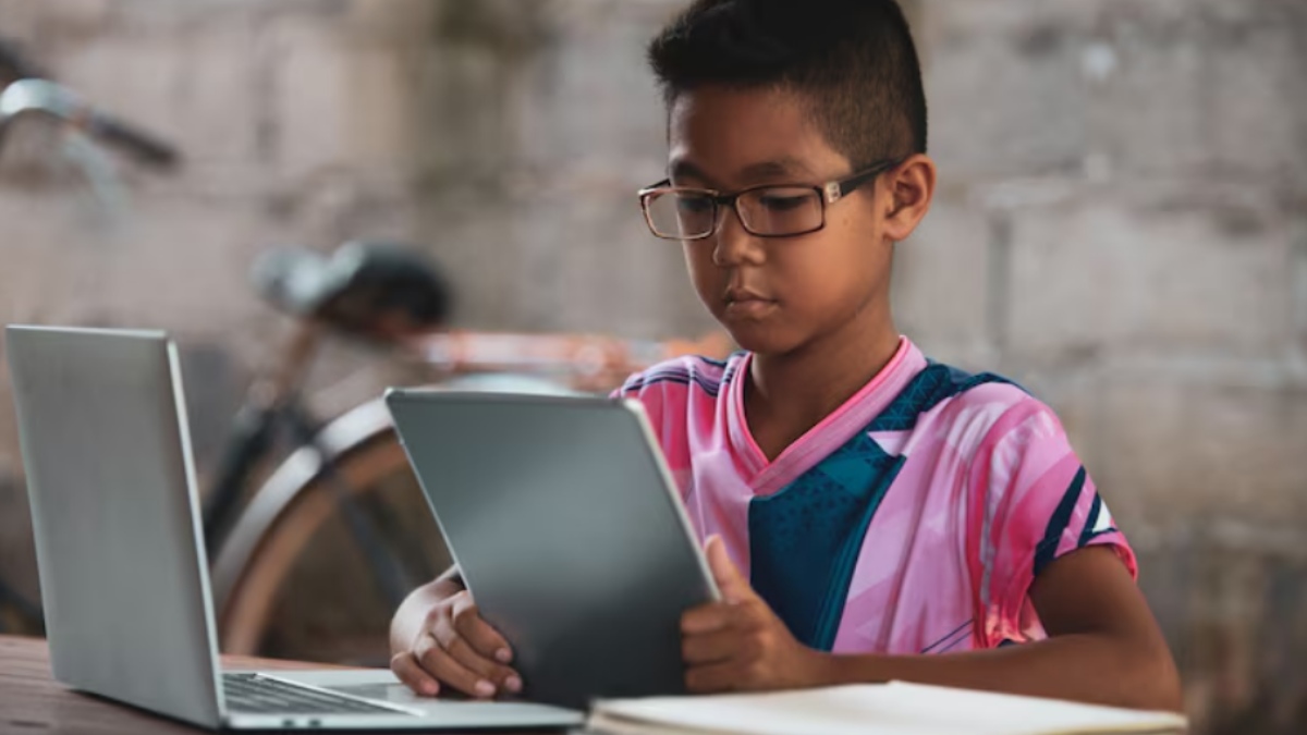 Digital Education for Rural Students: Bridging the Learning Gap Through Technology