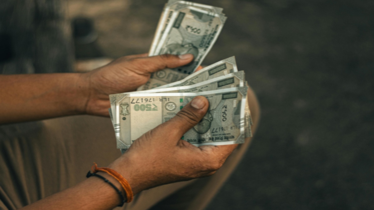 Telangana Police Bust ‘Black Paper’ Currency Scam, Seize 20,000 Fake Note Sheets in Major Counterfeit Crackdown