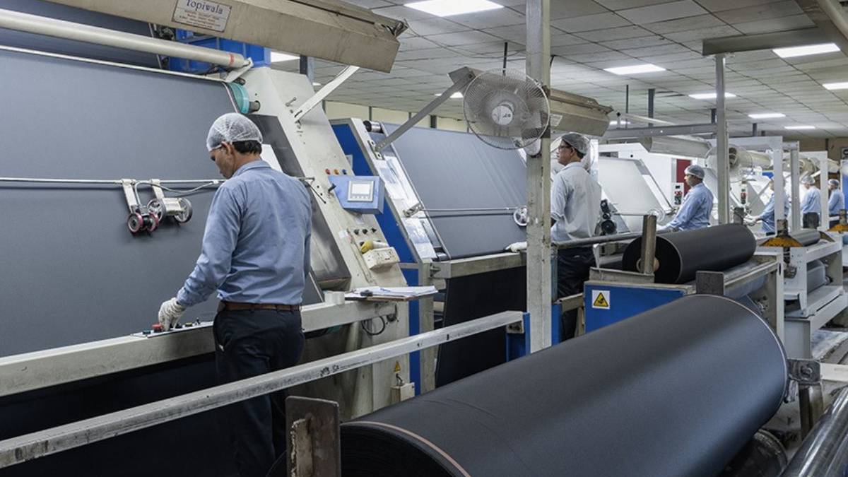 Kusumgar IPO Opens: Invest ₹14,665 for a Chance to Earn ₹5,810? Check GMP, Price Band, Risks and Key Details