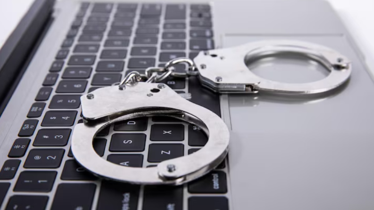 Retired Airport Director, Wife Lose ₹70 Lakh in 7-Day ‘Digital Arrest’ Scam in Lucknow After Fraudsters Pose as NIA, ATS Officials