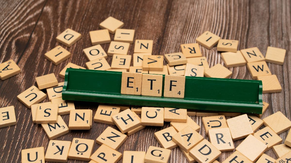 Equity Funds vs Debt Funds: Which Mutual Fund Is Best for You?
