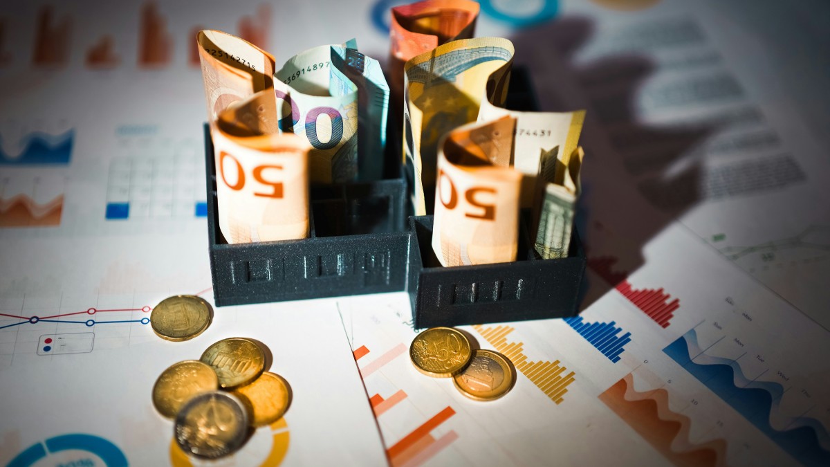 Small SIP Accounts Fall by 1.4 Million in FY26