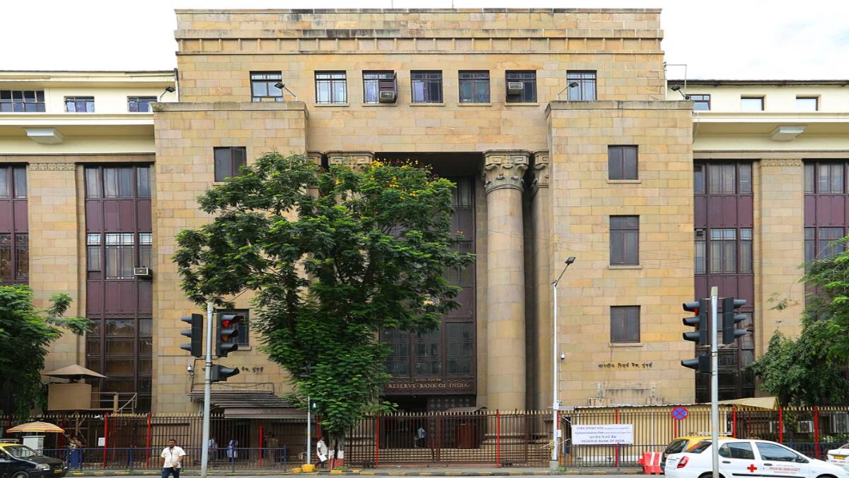 RBI Revises Bank Deposit Rate Rules Effective October 1: Here's What It Means for Depositors