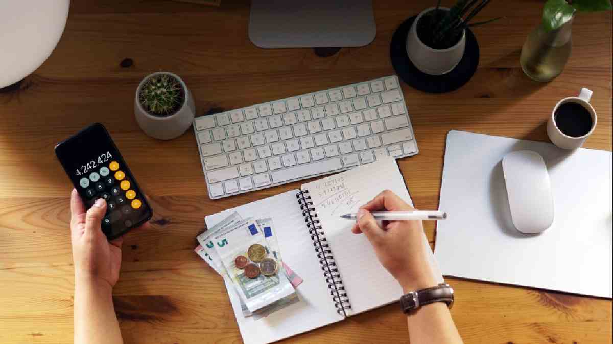 Monthly Budget for Beginners: Learn to Manage Your Money the Smart Way